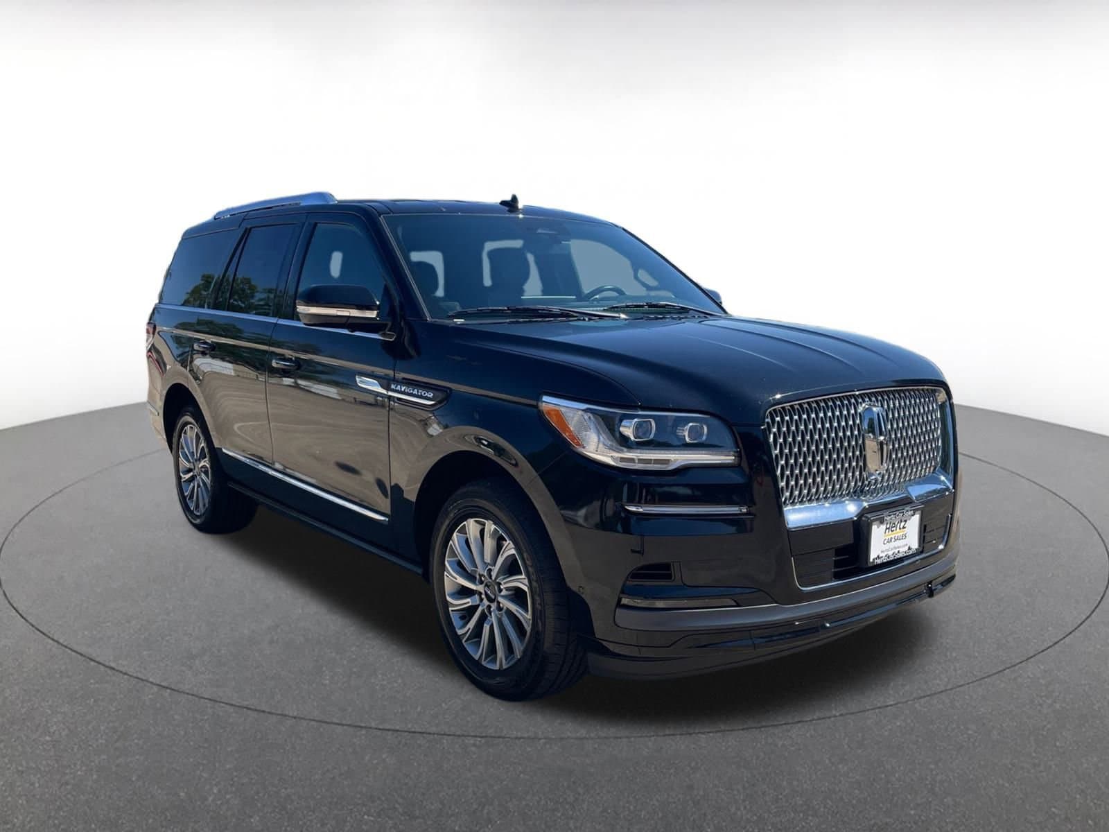 Thumbnail: 2024 Lincoln Navigator - 1