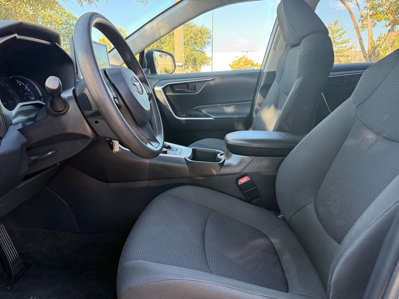 Thumbnail: 2025 Toyota RAV4 - 27