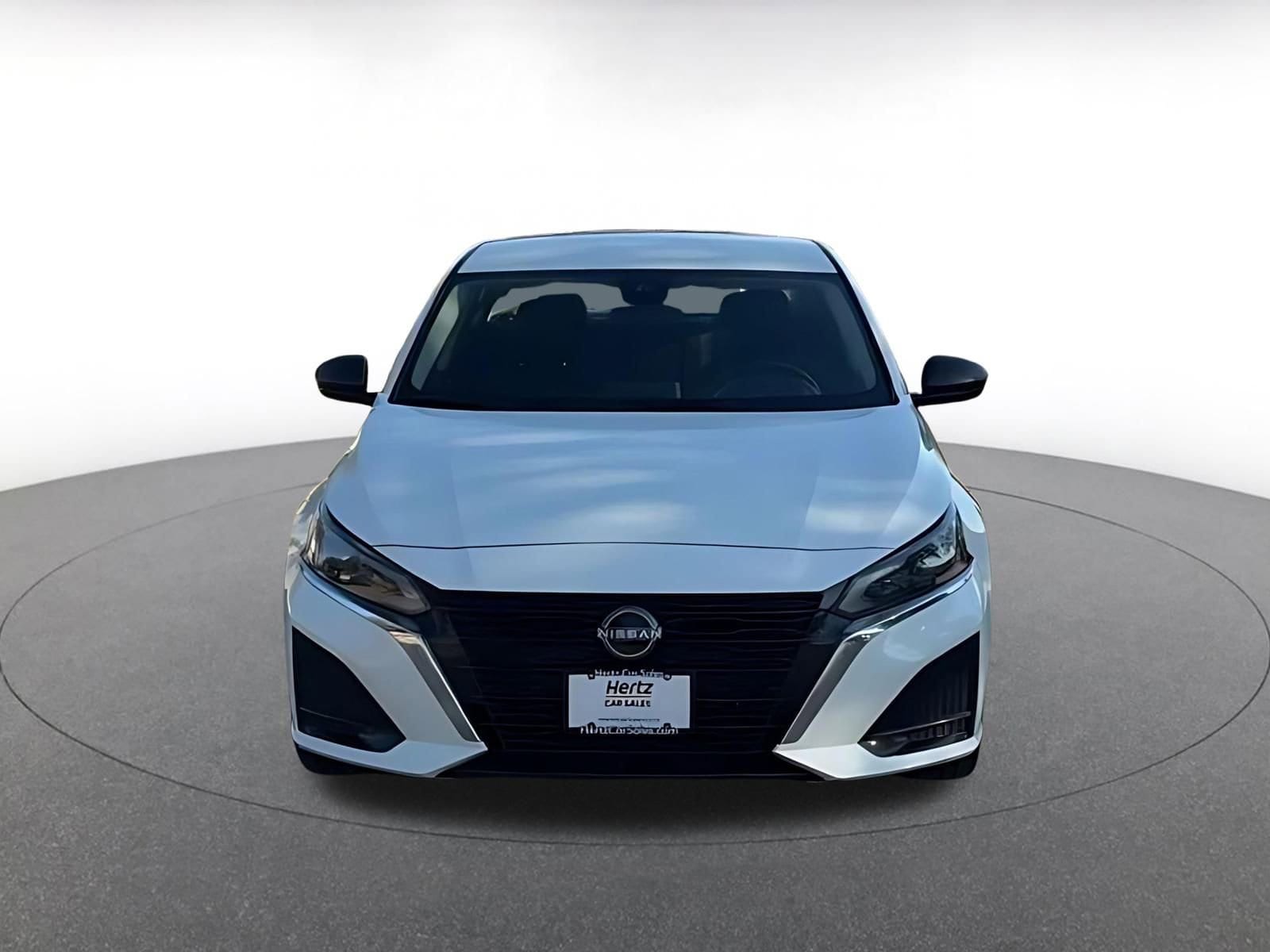 Thumbnail: 2025 Nissan Altima - 4