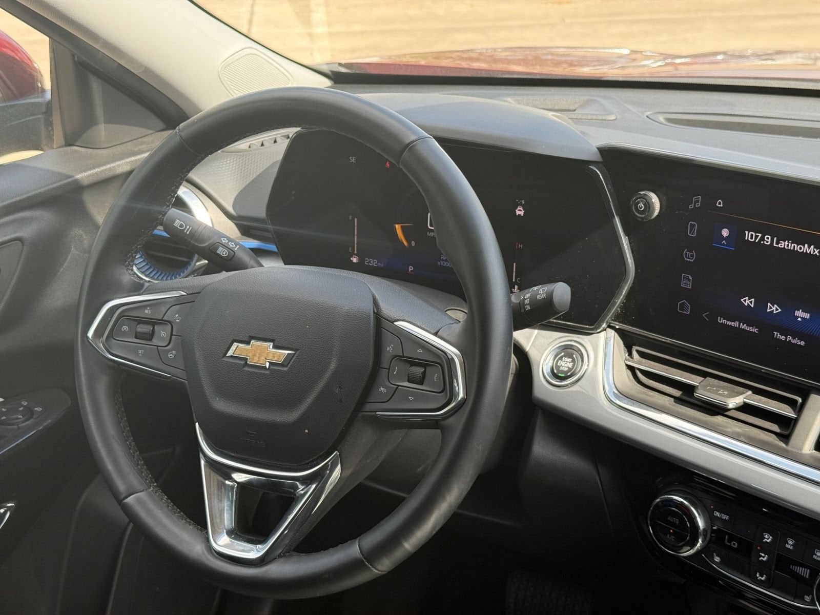 Thumbnail: 2025 Chevrolet Trax - 34