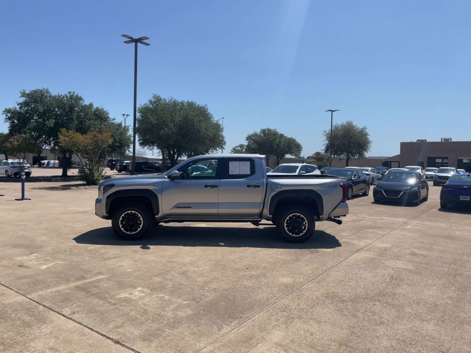 Thumbnail: 2024 Toyota Tacoma - 16