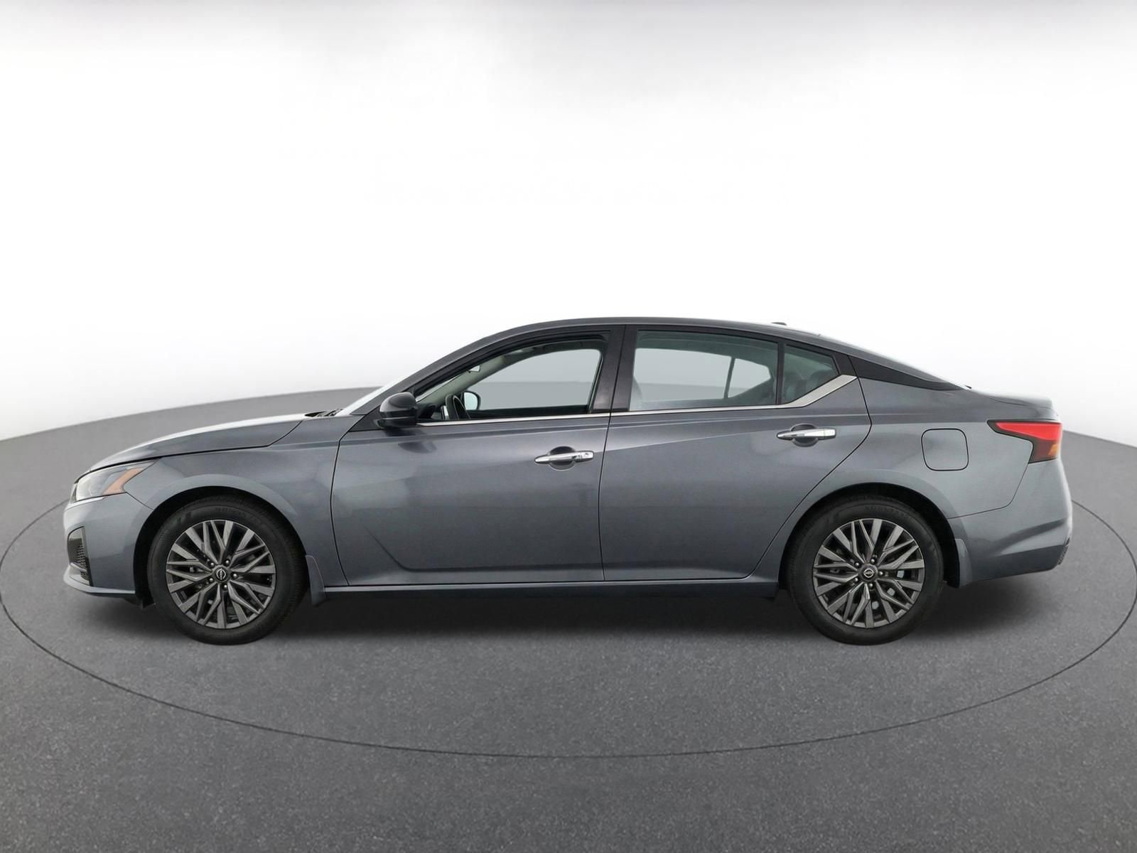 Thumbnail: 2025 Nissan Altima - 4