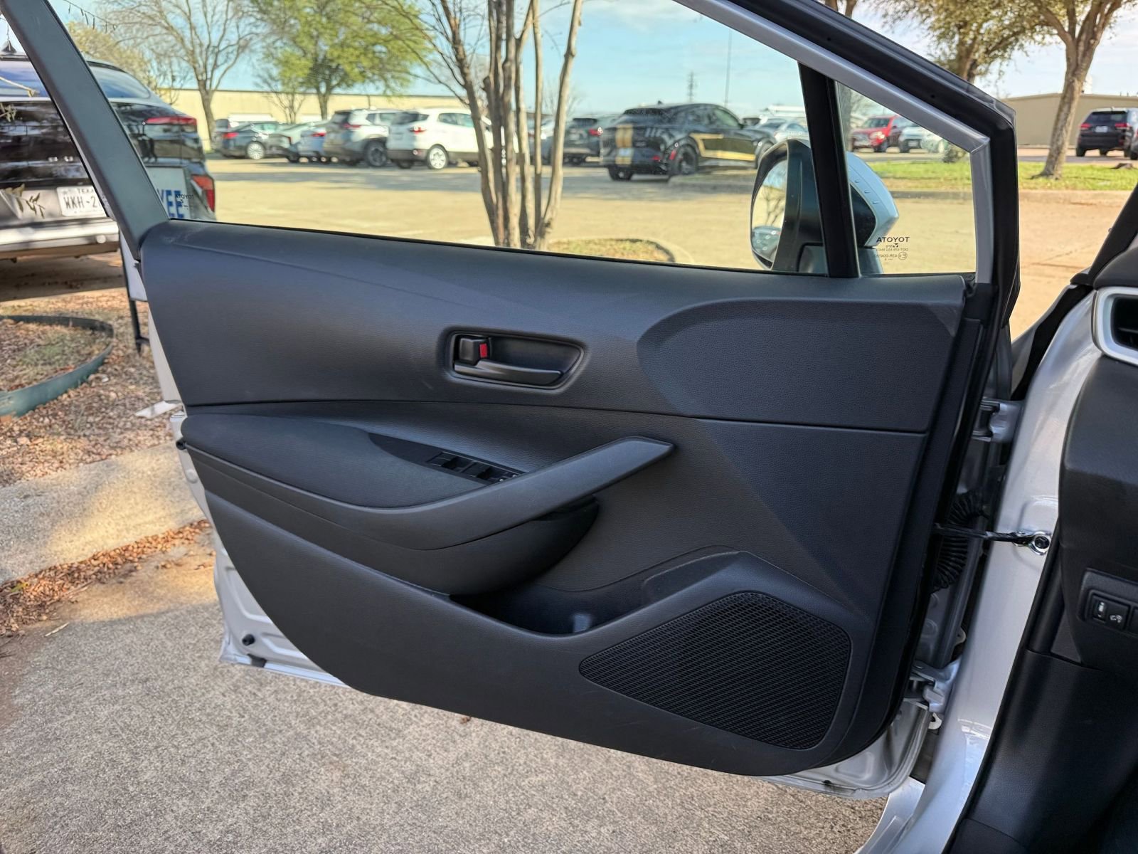 Thumbnail: 2025 Toyota Corolla - 18