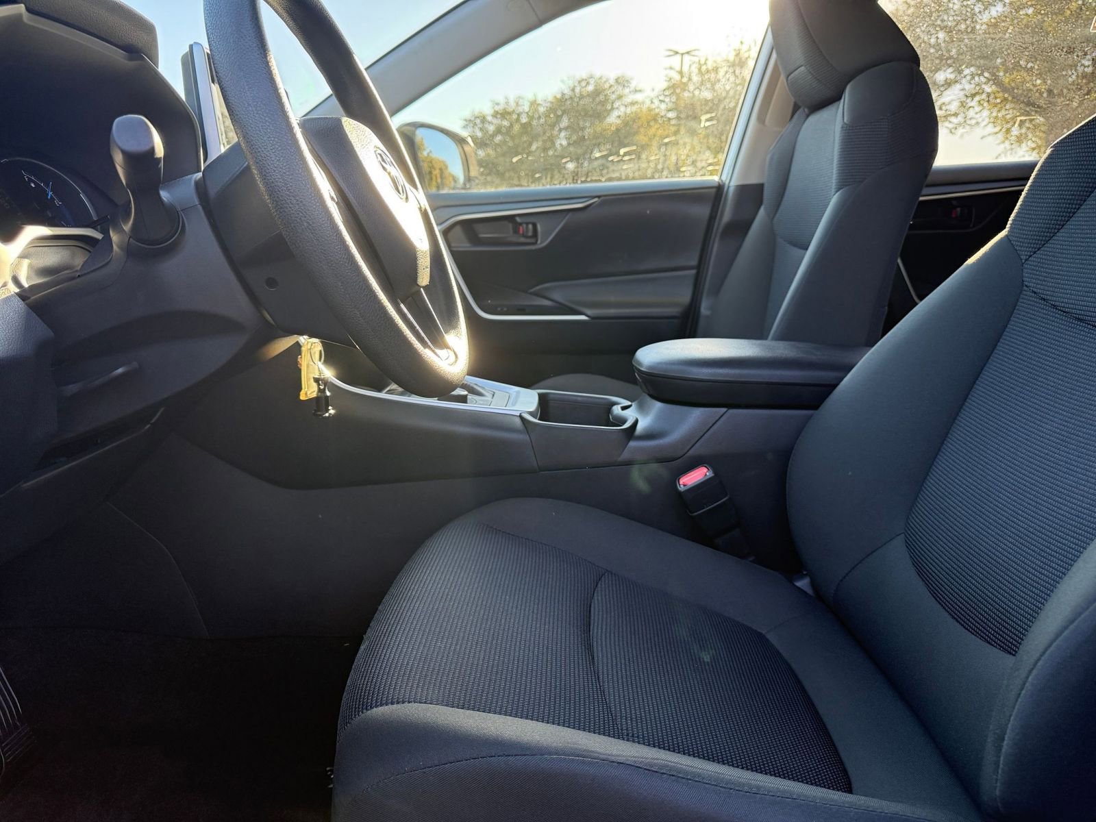 Thumbnail: 2025 Toyota RAV4 - 27