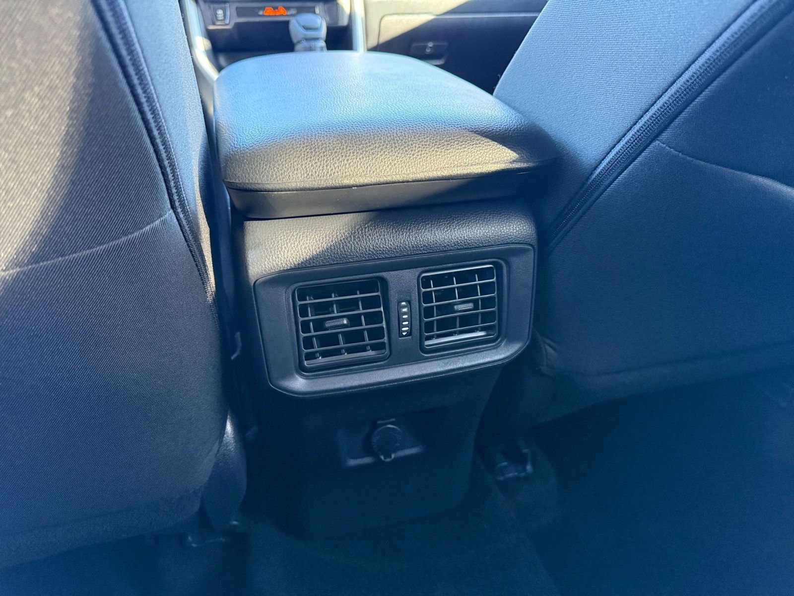 Thumbnail: 2025 Toyota RAV4 - 24