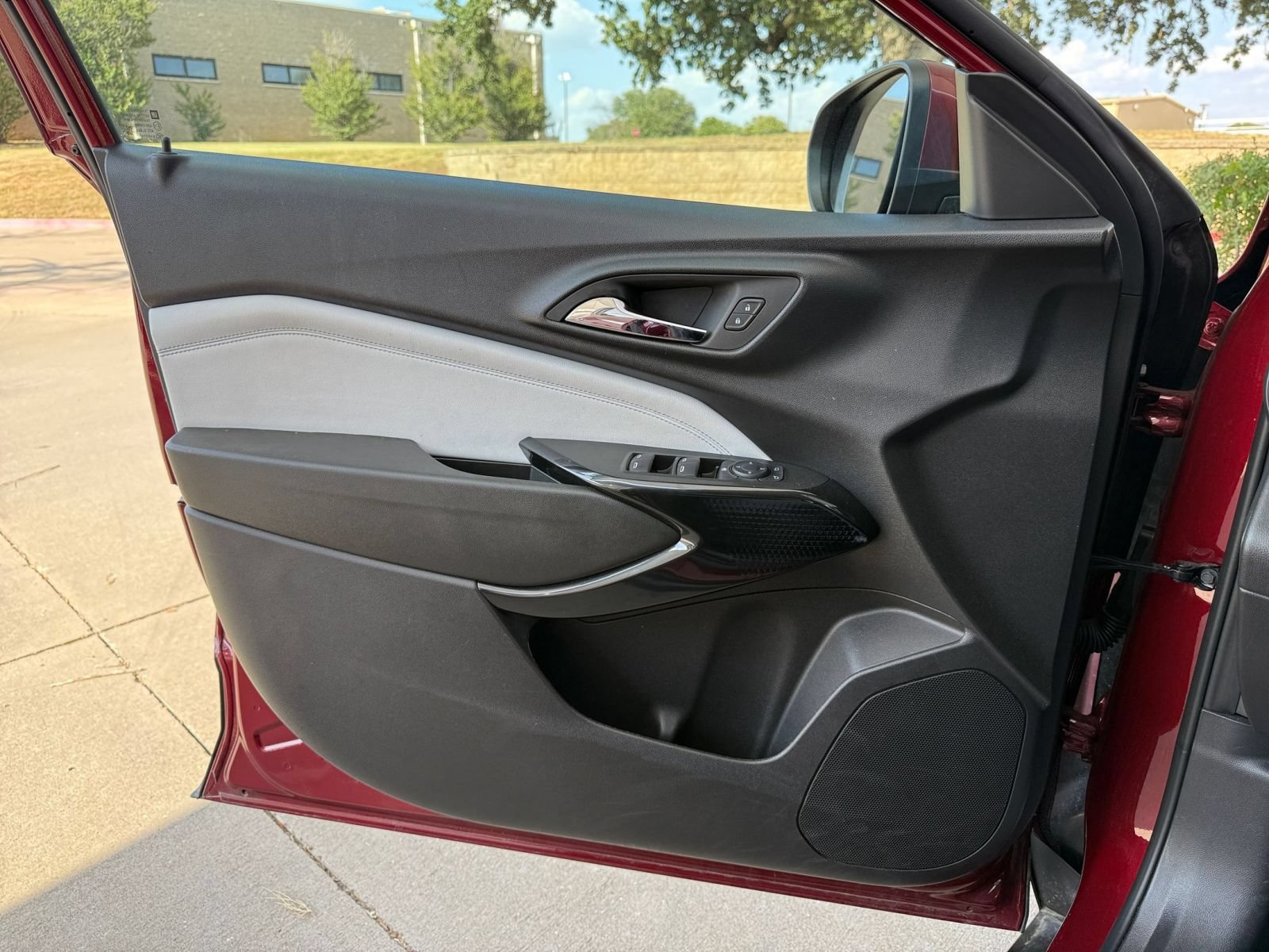 Thumbnail: 2025 Chevrolet Trax - 18