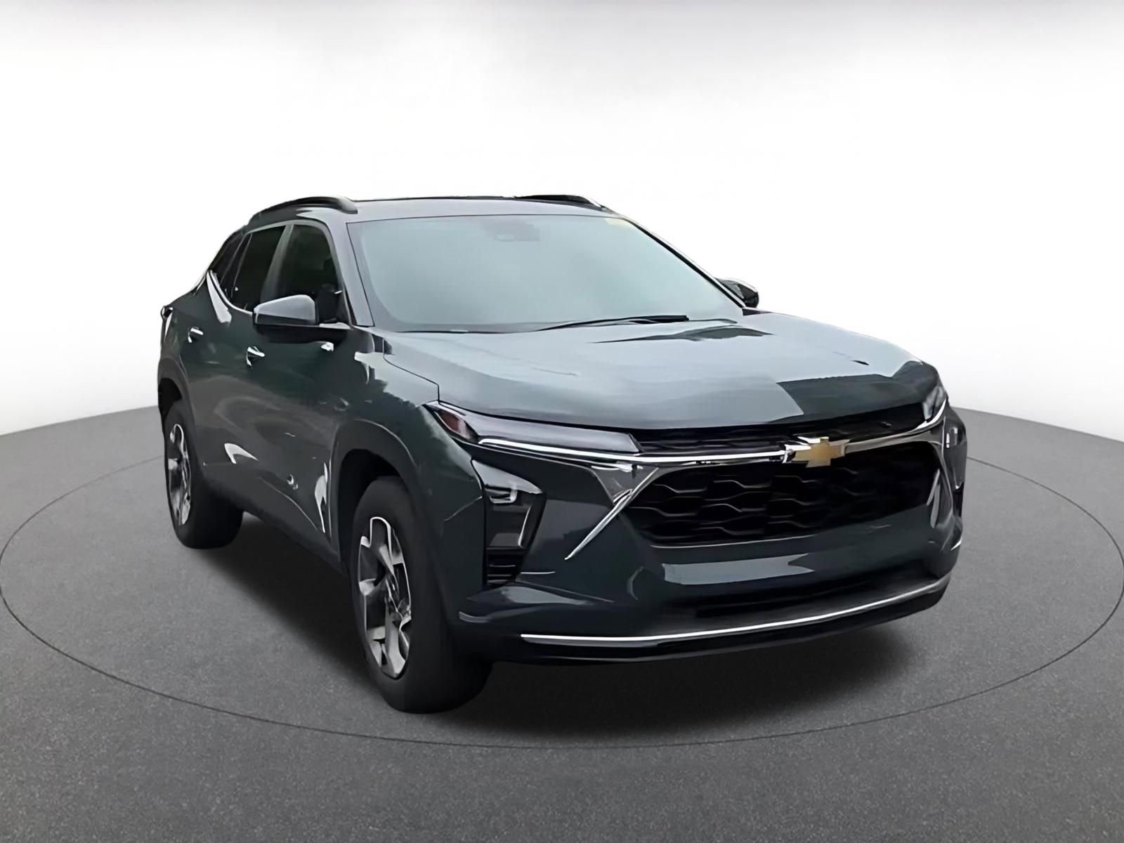 Thumbnail: 2025 Chevrolet Trax - 3