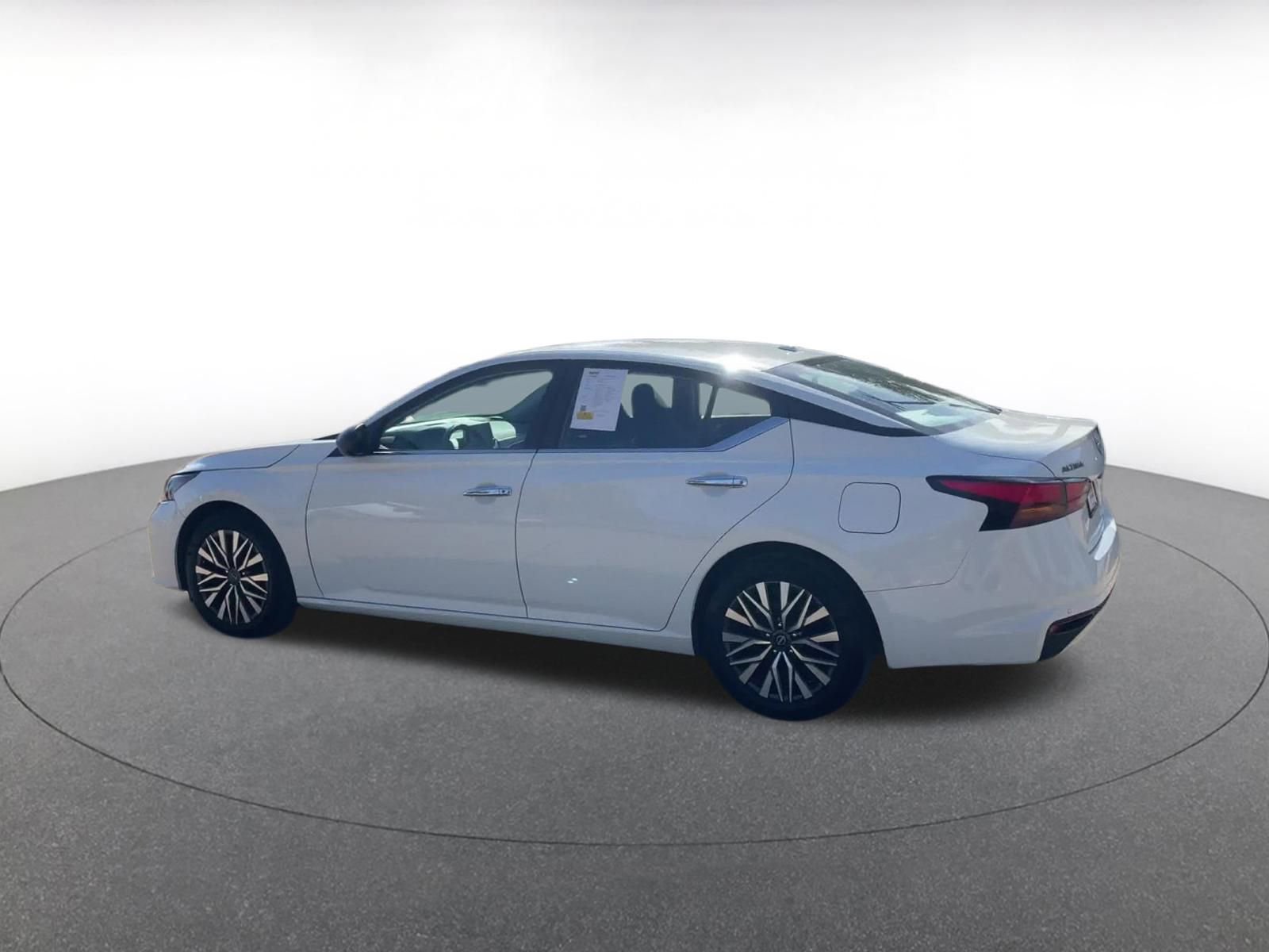 Thumbnail: 2025 Nissan Altima - 10