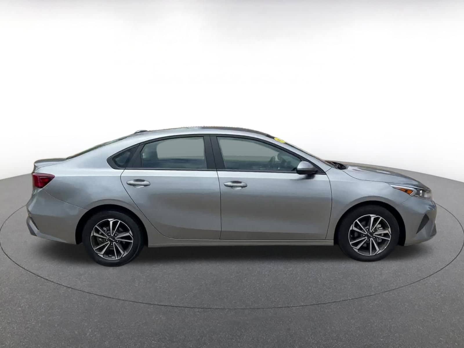 2024 Kia Forte LXS 16