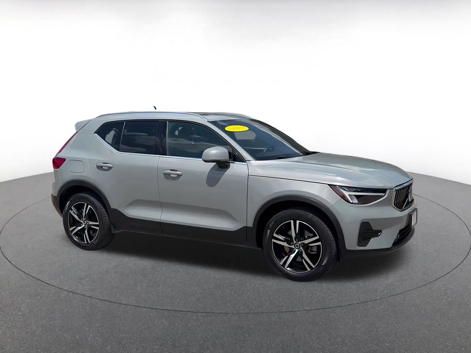 Thumbnail: 2024 Volvo XC40 - 2