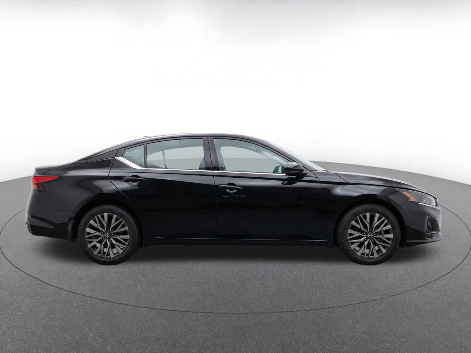 Thumbnail: 2026 Nissan Altima - 10