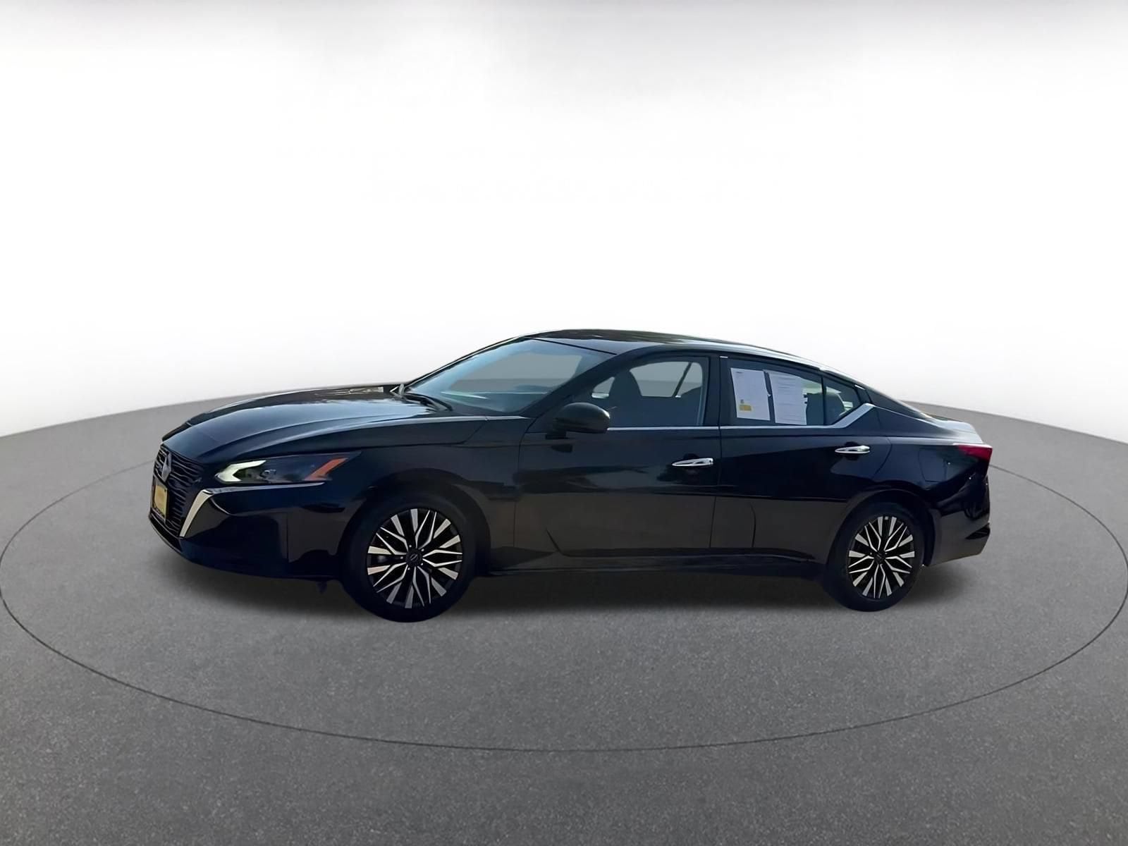 Thumbnail: 2025 Nissan Altima - 8
