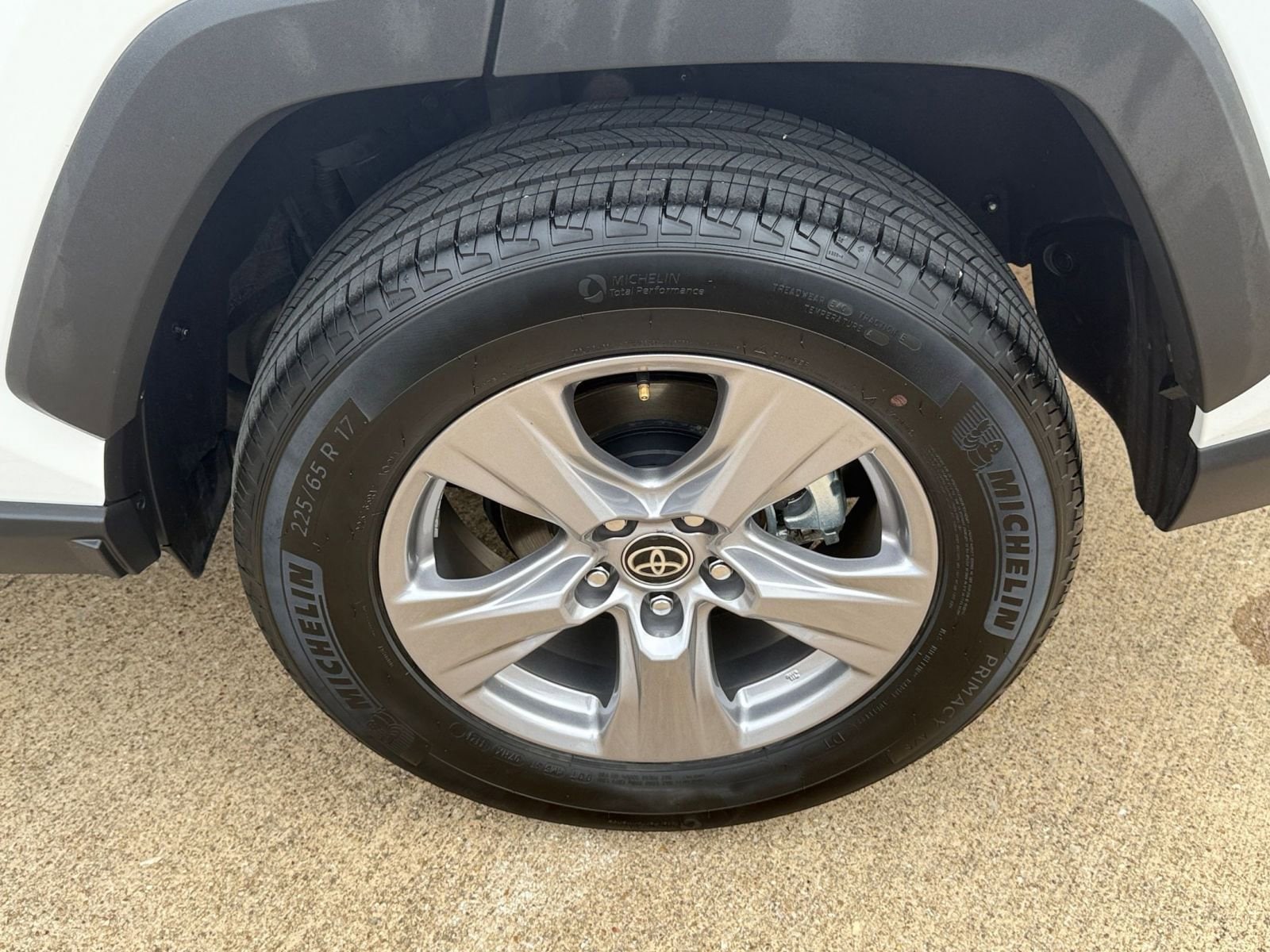 Thumbnail: 2025 Toyota RAV4 - 31