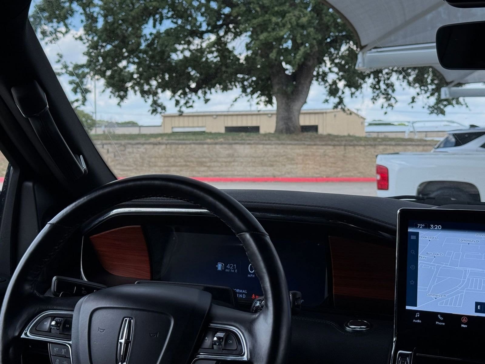Thumbnail: 2024 Lincoln Navigator L - 34