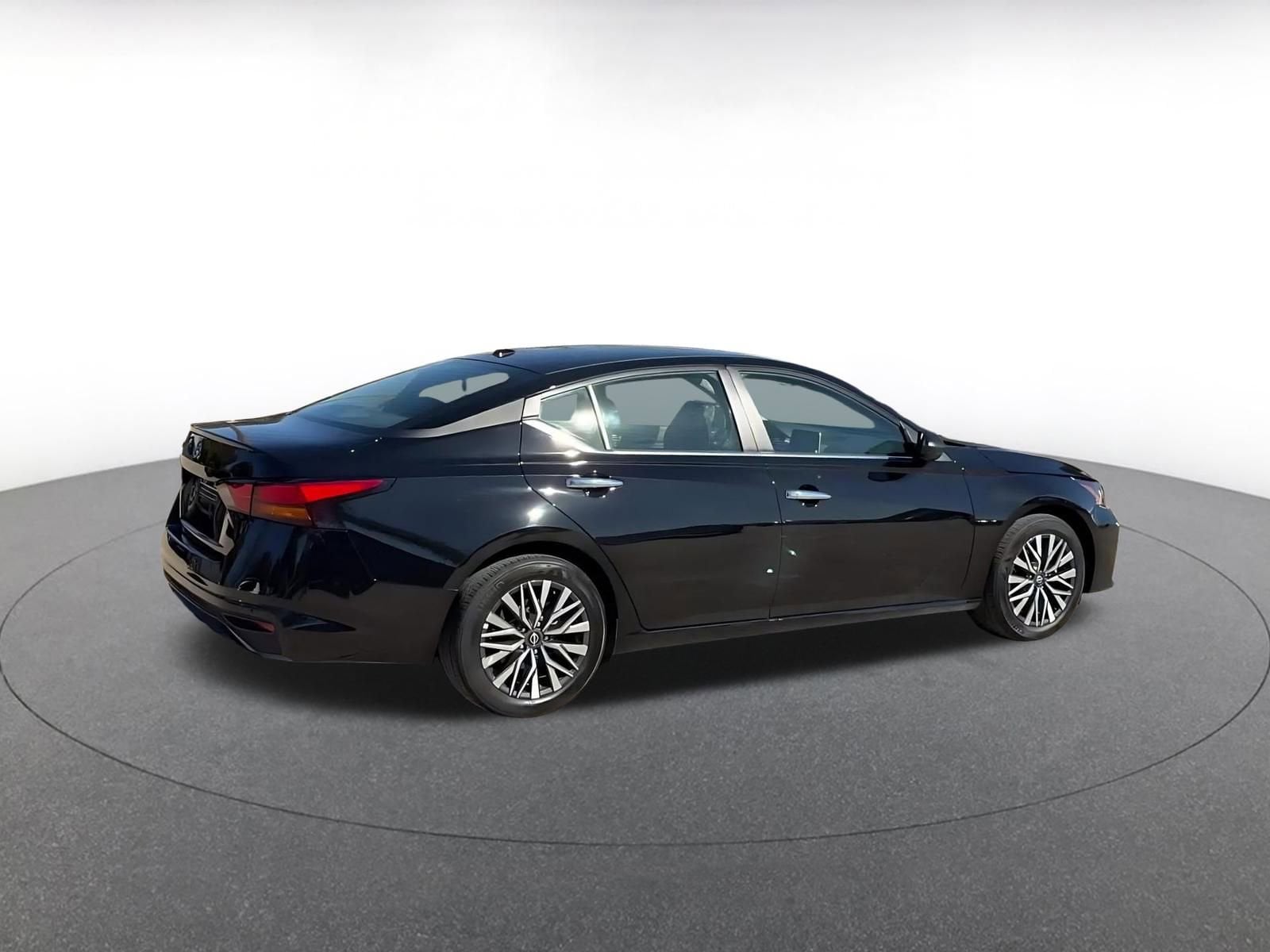 Thumbnail: 2025 Nissan Altima - 15