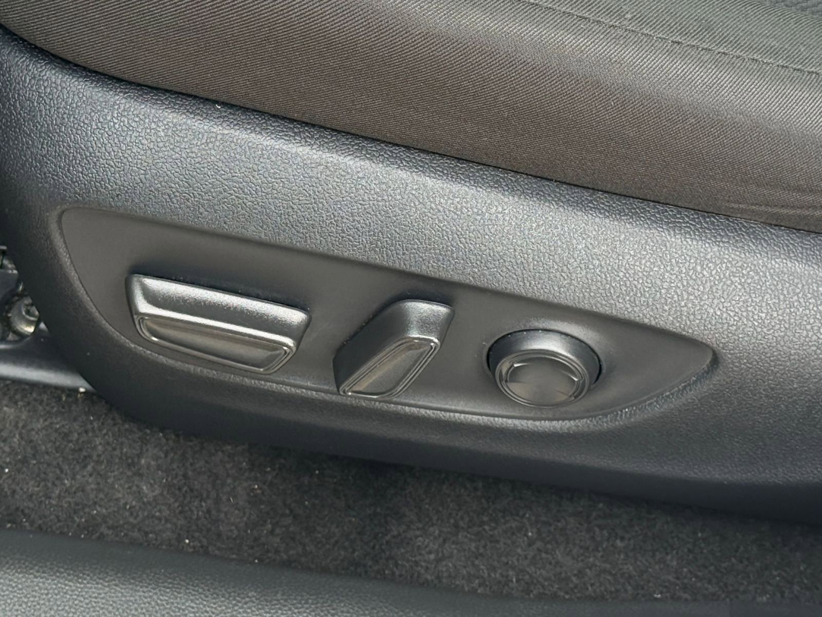 Thumbnail: 2025 Toyota RAV4 - 24