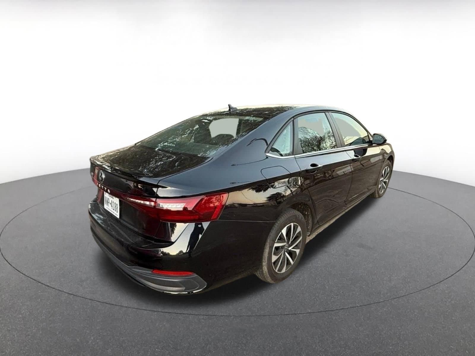 Thumbnail: 2025 Volkswagen Jetta - 4