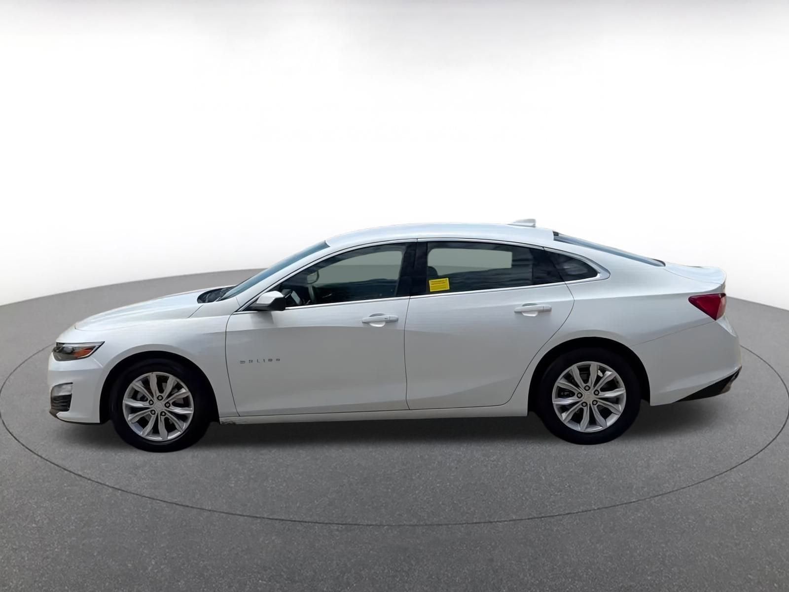 Thumbnail: 2023 Chevrolet Malibu - 9