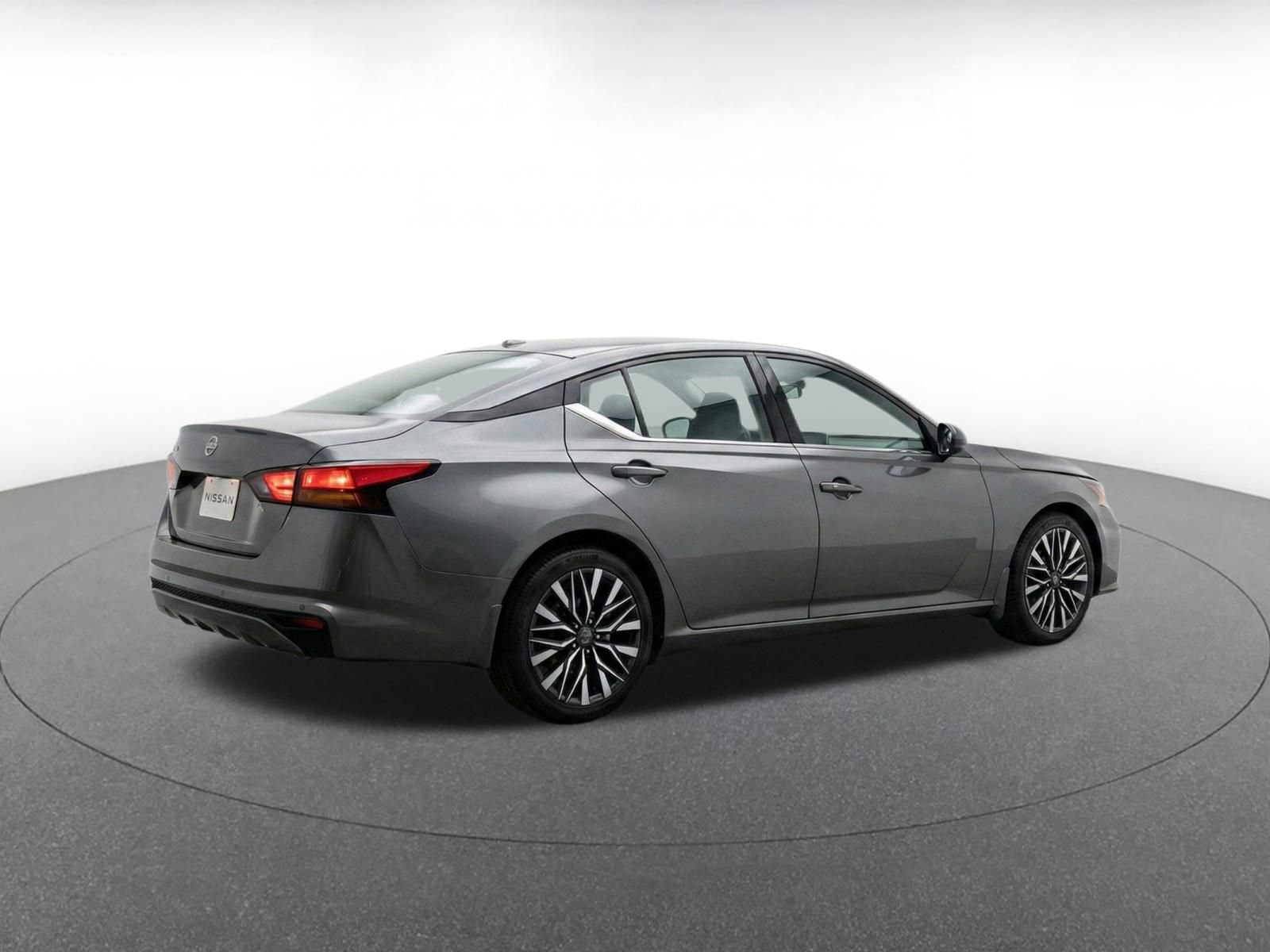 Thumbnail: 2025 Nissan Altima - 9