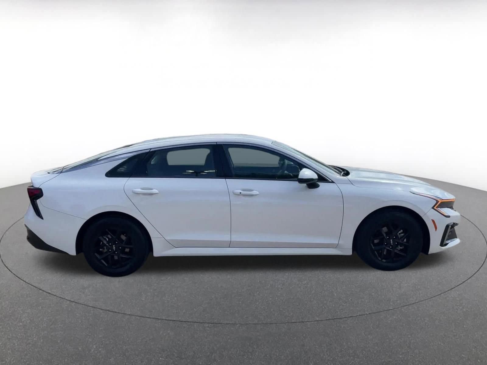 Thumbnail: 2025 Kia K5 - 16