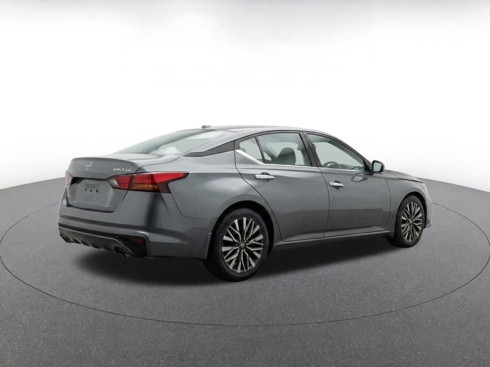 Thumbnail: 2025 Nissan Altima - 9