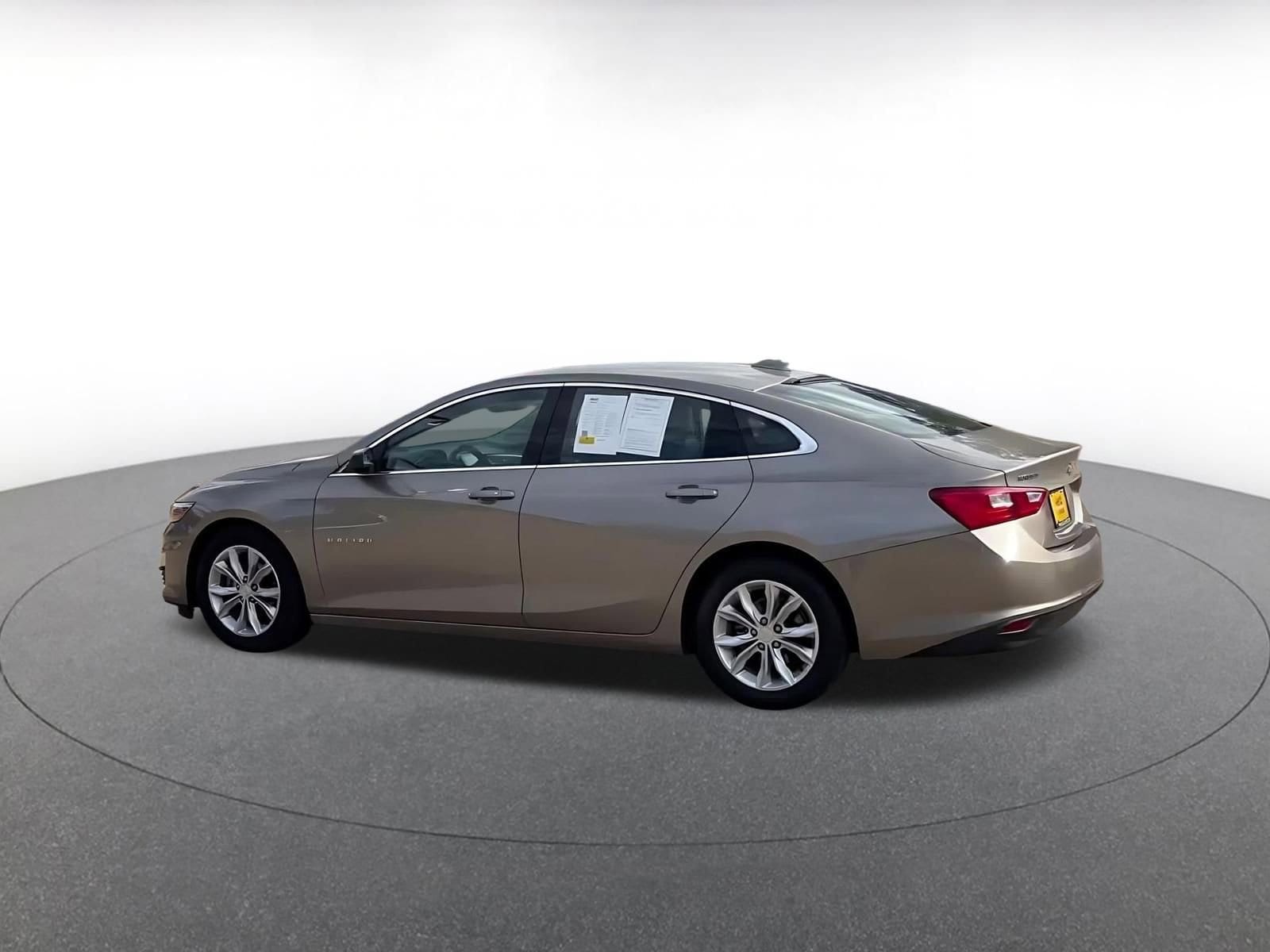 Thumbnail: 2023 Chevrolet Malibu - 10
