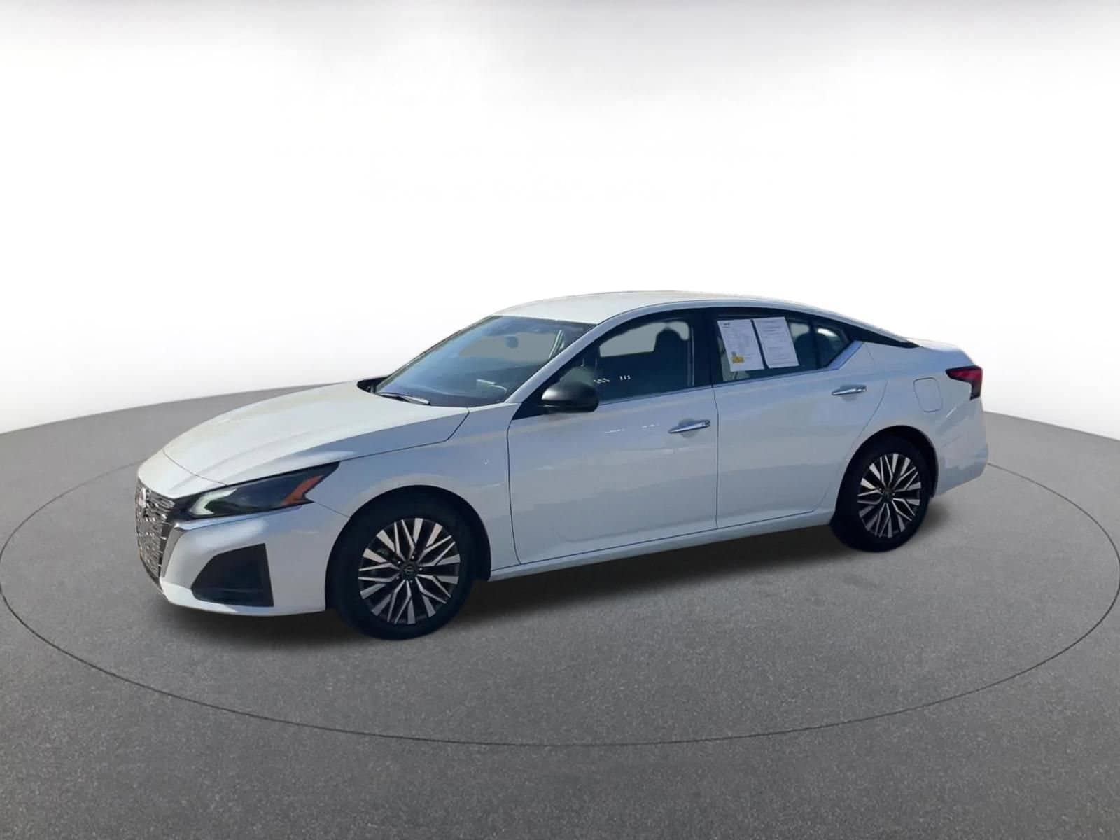 Thumbnail: 2025 Nissan Altima - 8