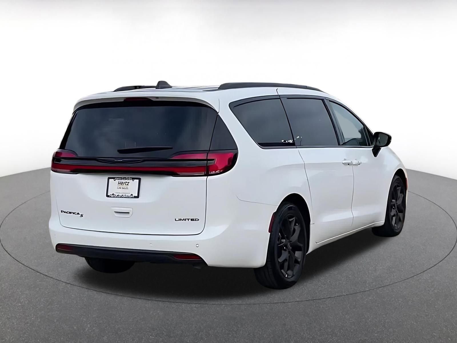 Thumbnail: 2025 Chrysler Pacifica - 14