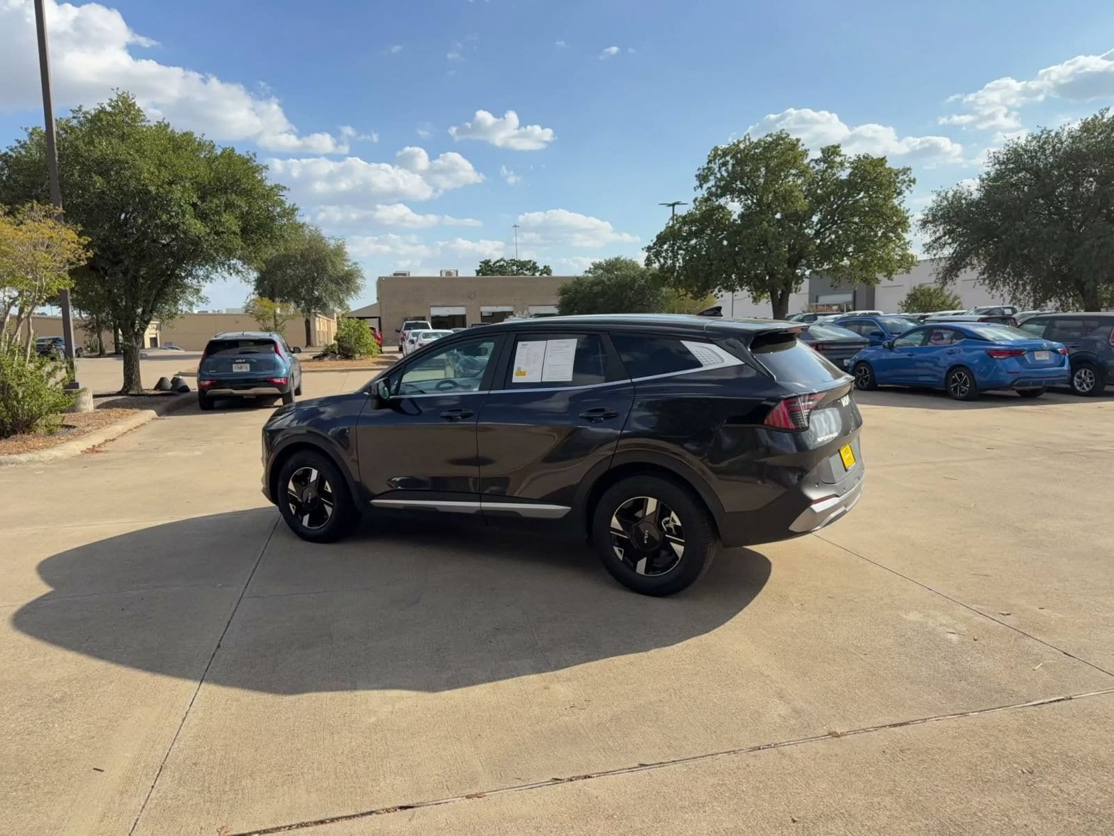 Thumbnail: 2026 Kia Sportage - 9