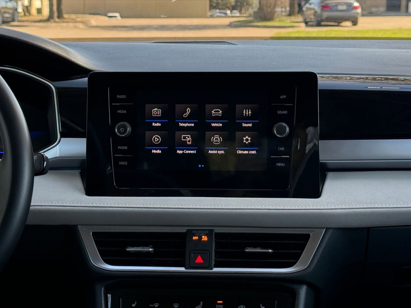 Thumbnail: 2025 Volkswagen Taos - 17