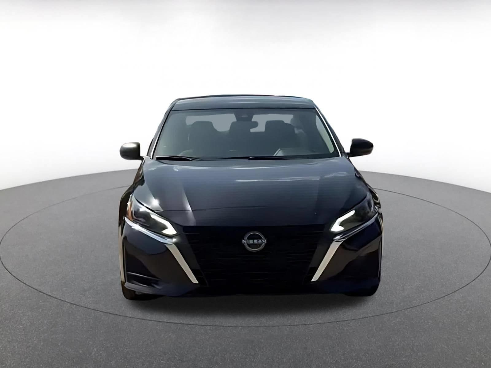 Thumbnail: 2025 Nissan Altima - 4