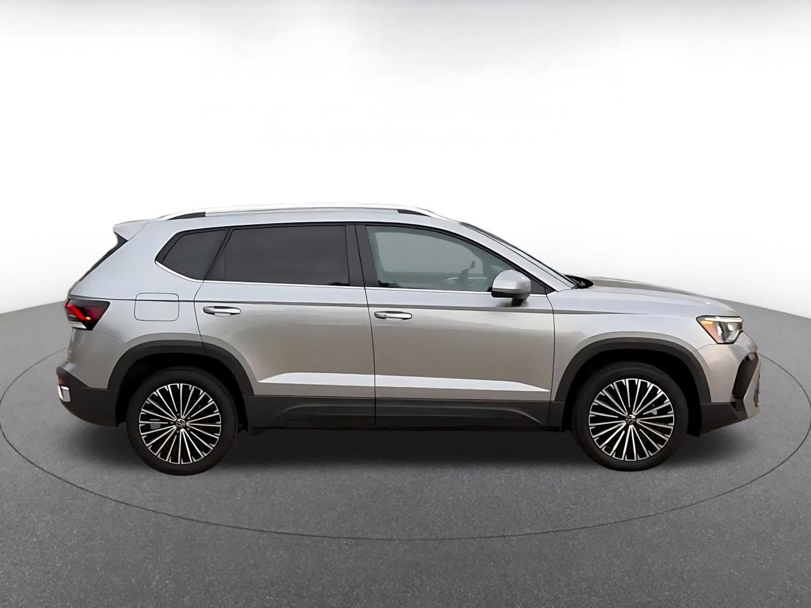Thumbnail: 2025 Volkswagen Taos - 16