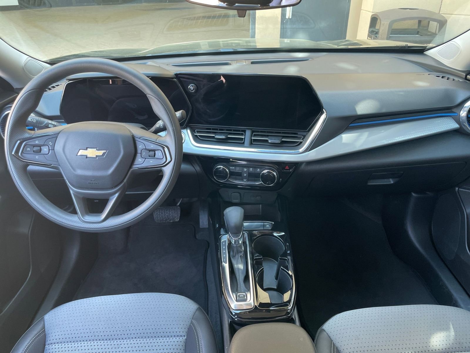 Thumbnail: 2025 Chevrolet Trax - 17
