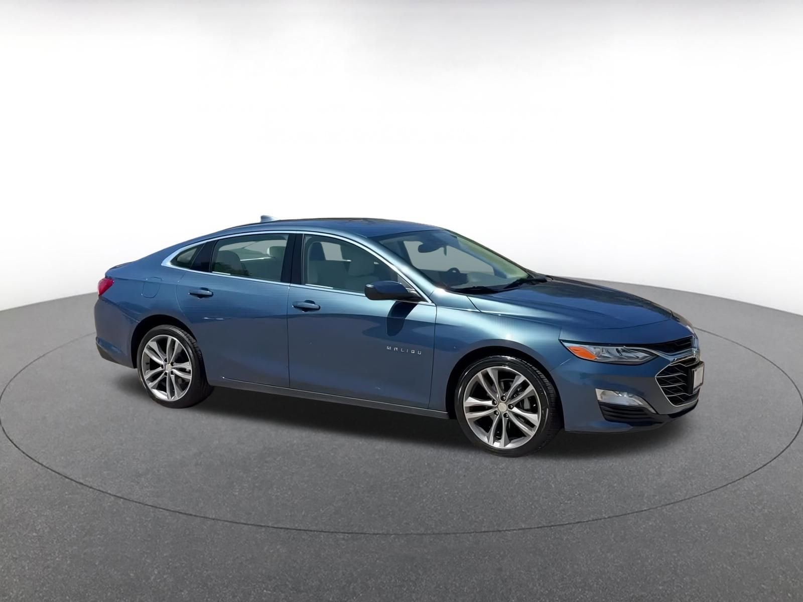 Thumbnail: 2024 Chevrolet Malibu - 2
