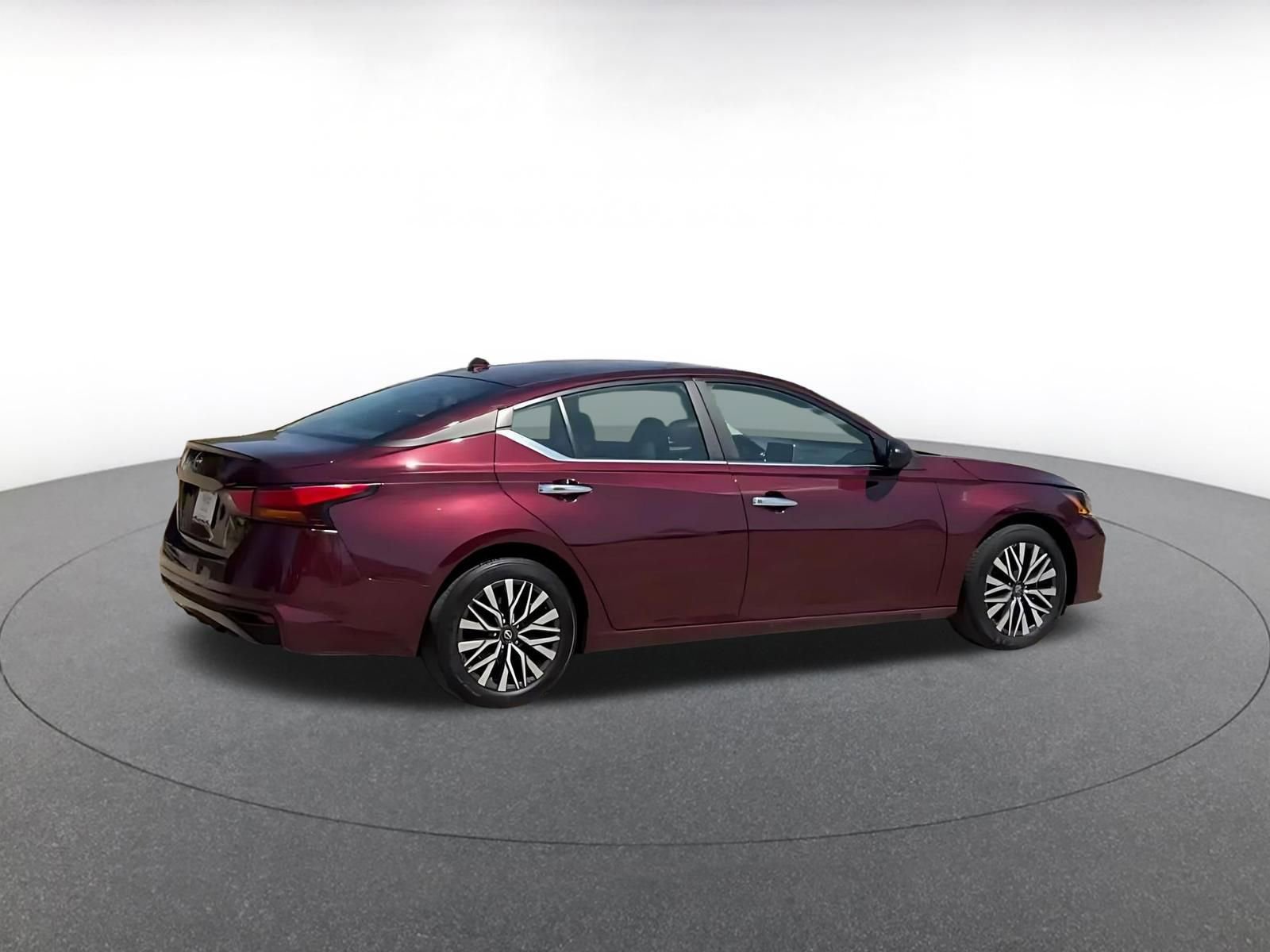 Thumbnail: 2025 Nissan Altima - 14