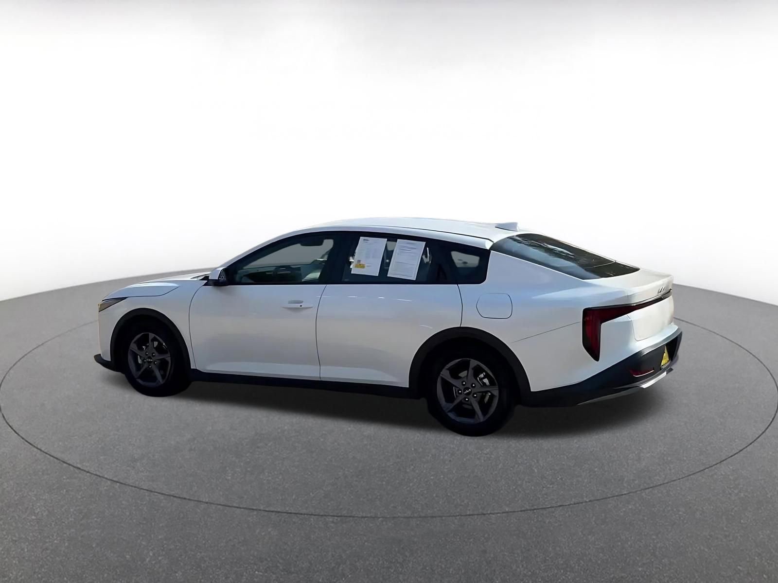 Thumbnail: 2025 Kia K4 - 10