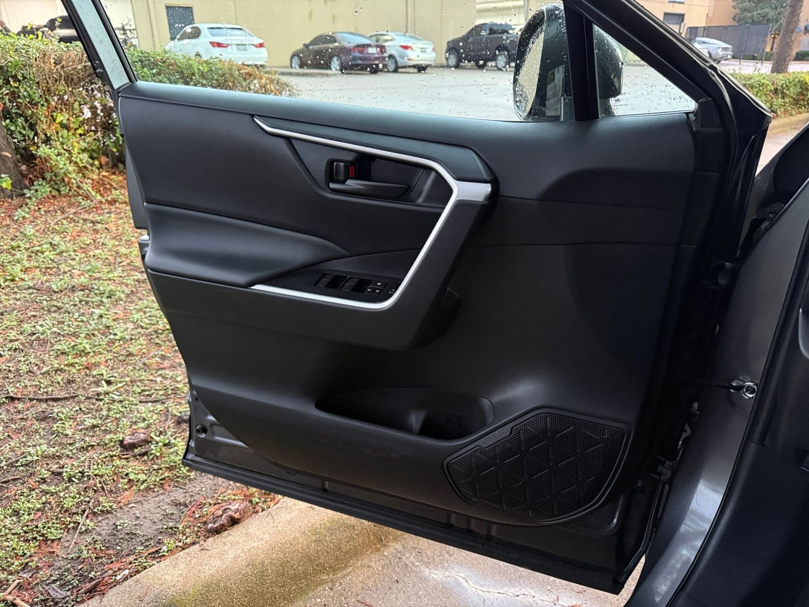 Thumbnail: 2025 Toyota RAV4 - 20