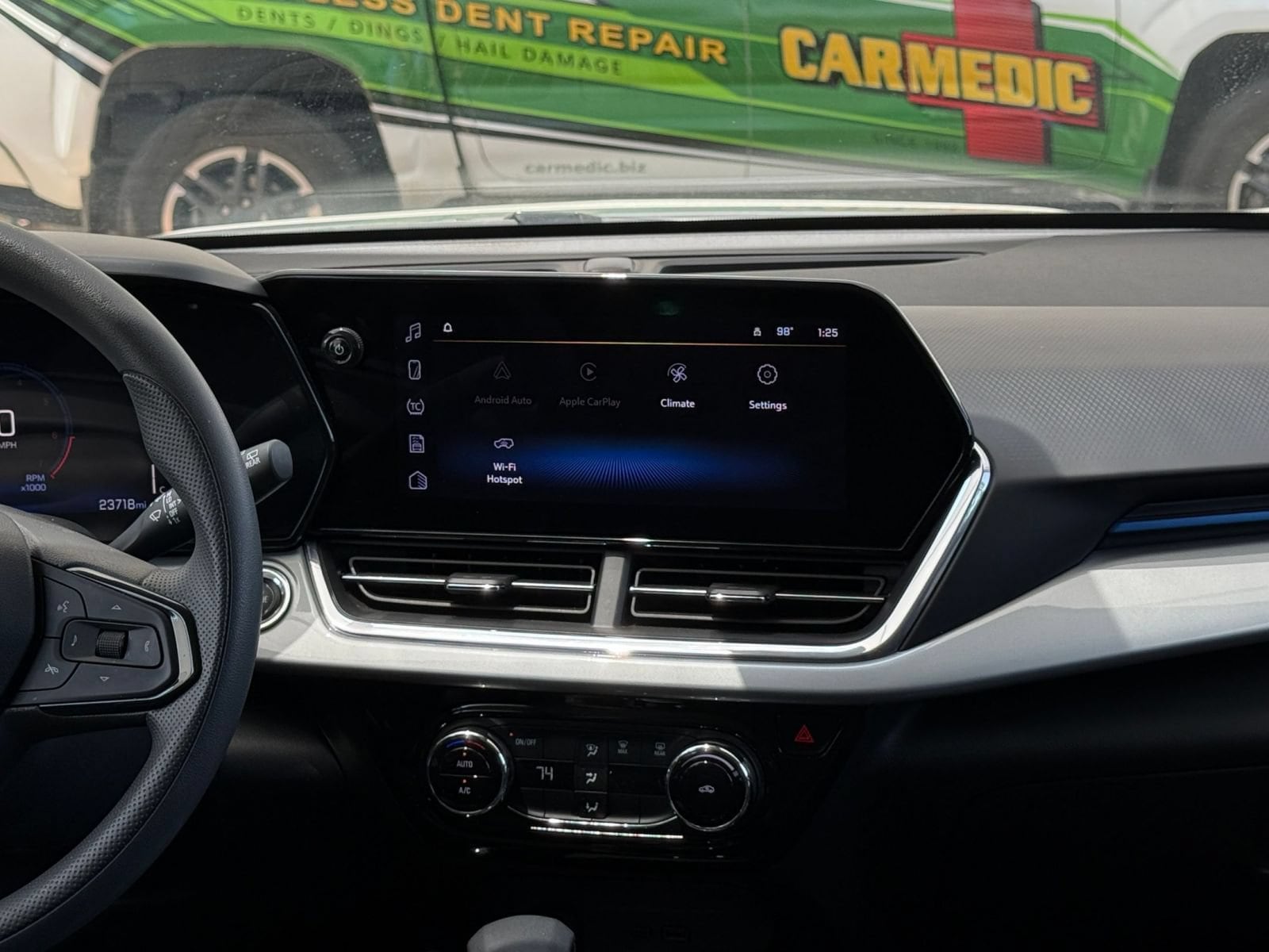 Thumbnail: 2025 Chevrolet Trax - 17