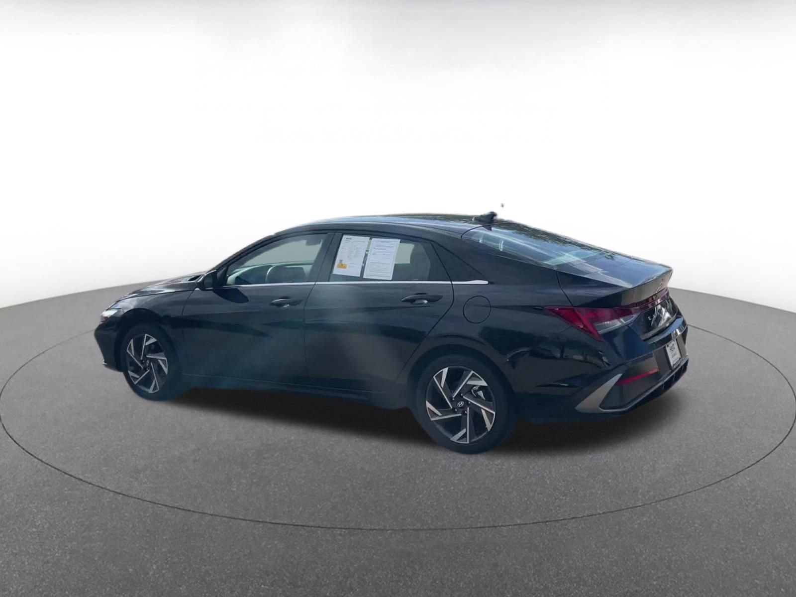 Thumbnail: 2025 Hyundai Elantra - 10