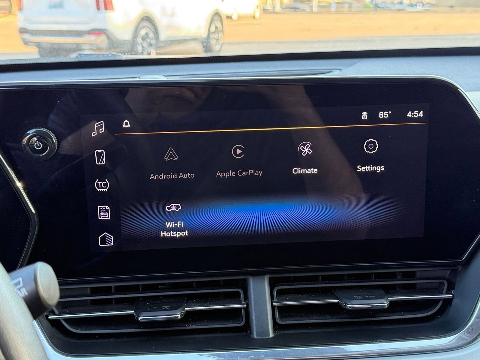 Thumbnail: 2025 Chevrolet Trax - 21