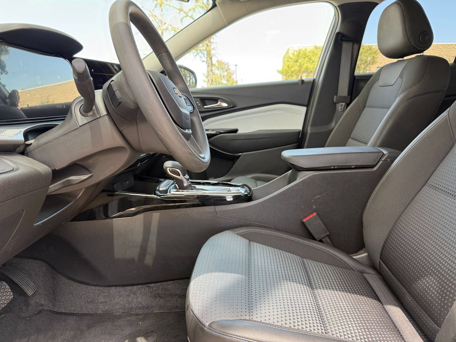 Thumbnail: 2025 Chevrolet Trax - 27