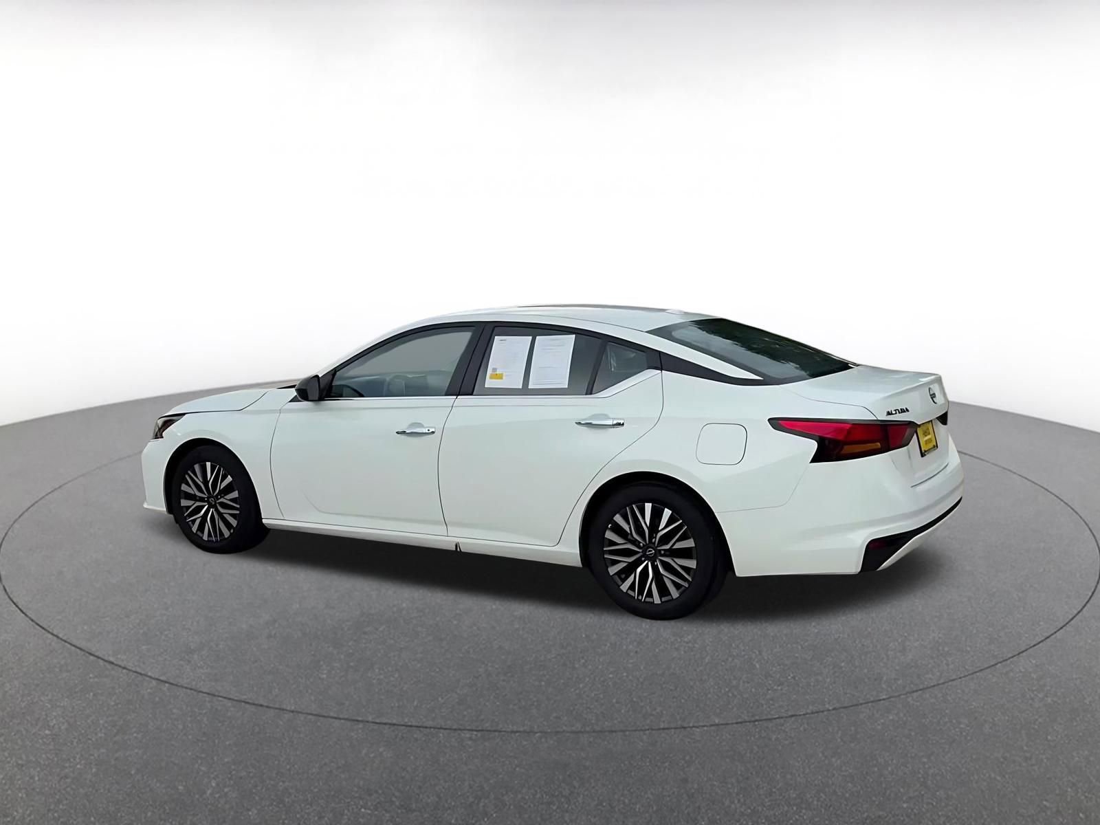 Thumbnail: 2025 Nissan Altima - 10