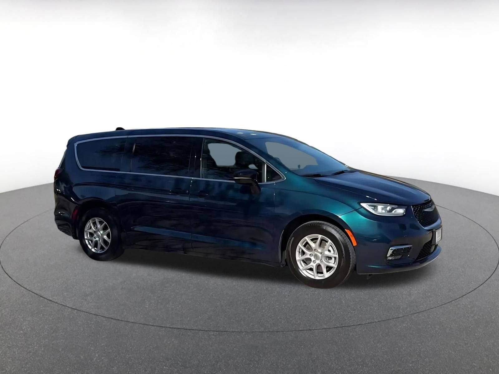 Thumbnail: 2025 Chrysler Pacifica - 2
