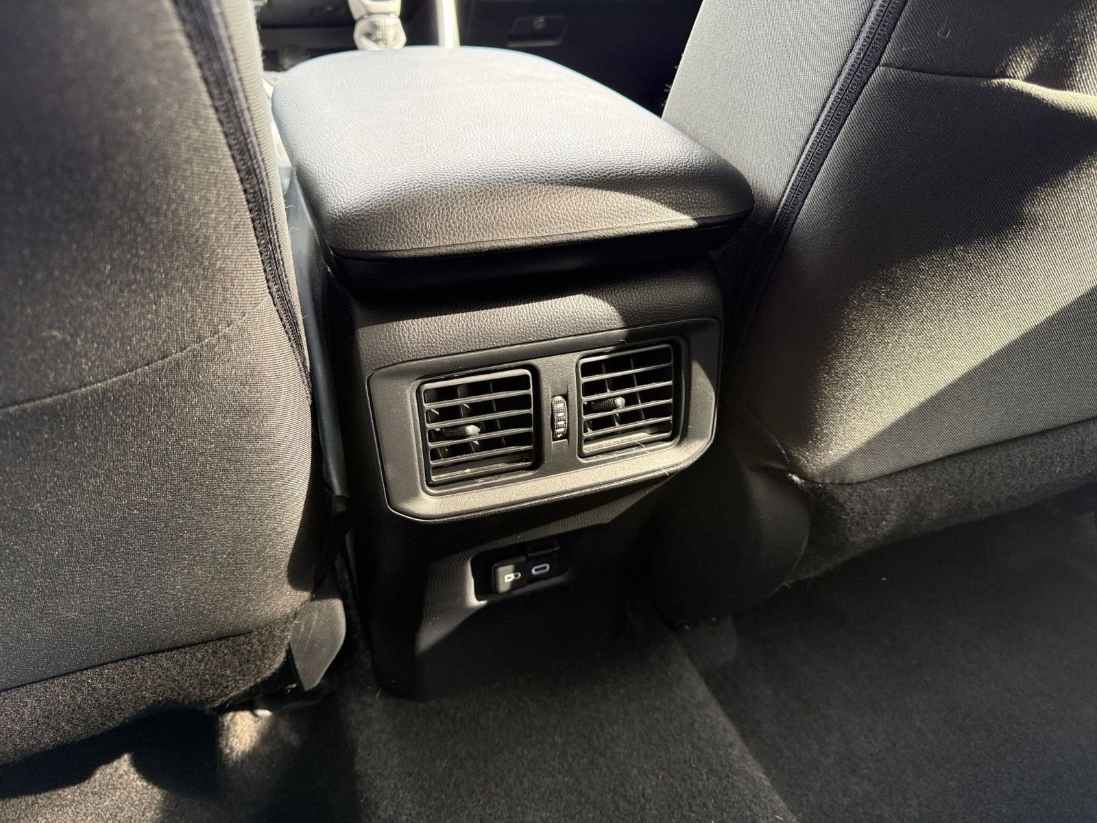 Thumbnail: 2025 Toyota RAV4 - 25