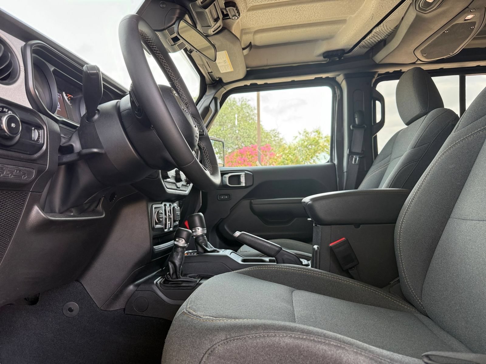 Thumbnail: 2025 Jeep Wrangler - 27