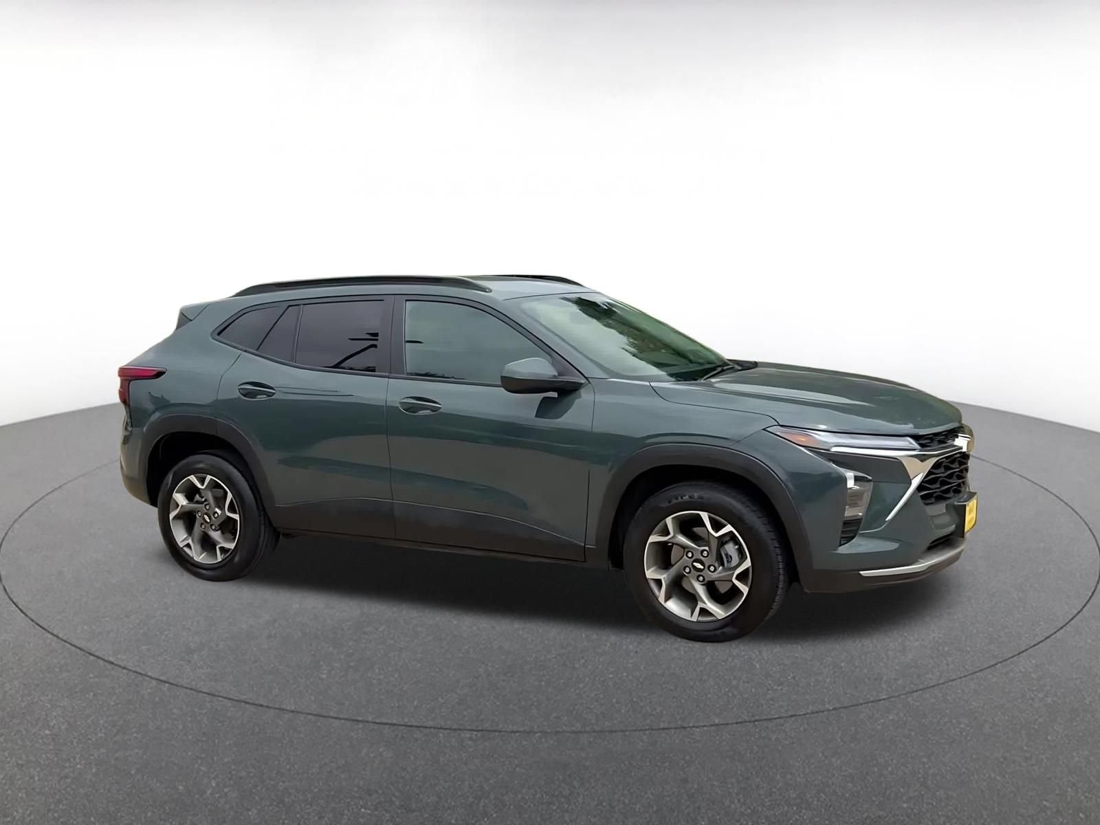 Thumbnail: 2025 Chevrolet Trax - 2