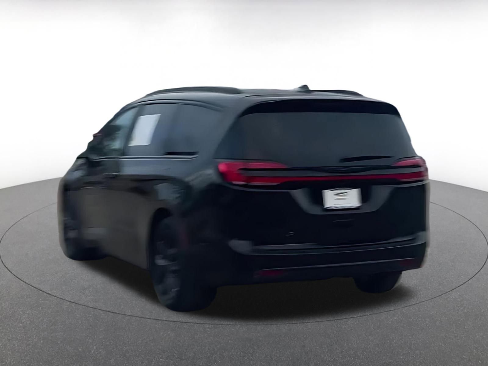 Thumbnail: 2025 Chrysler Pacifica - 11