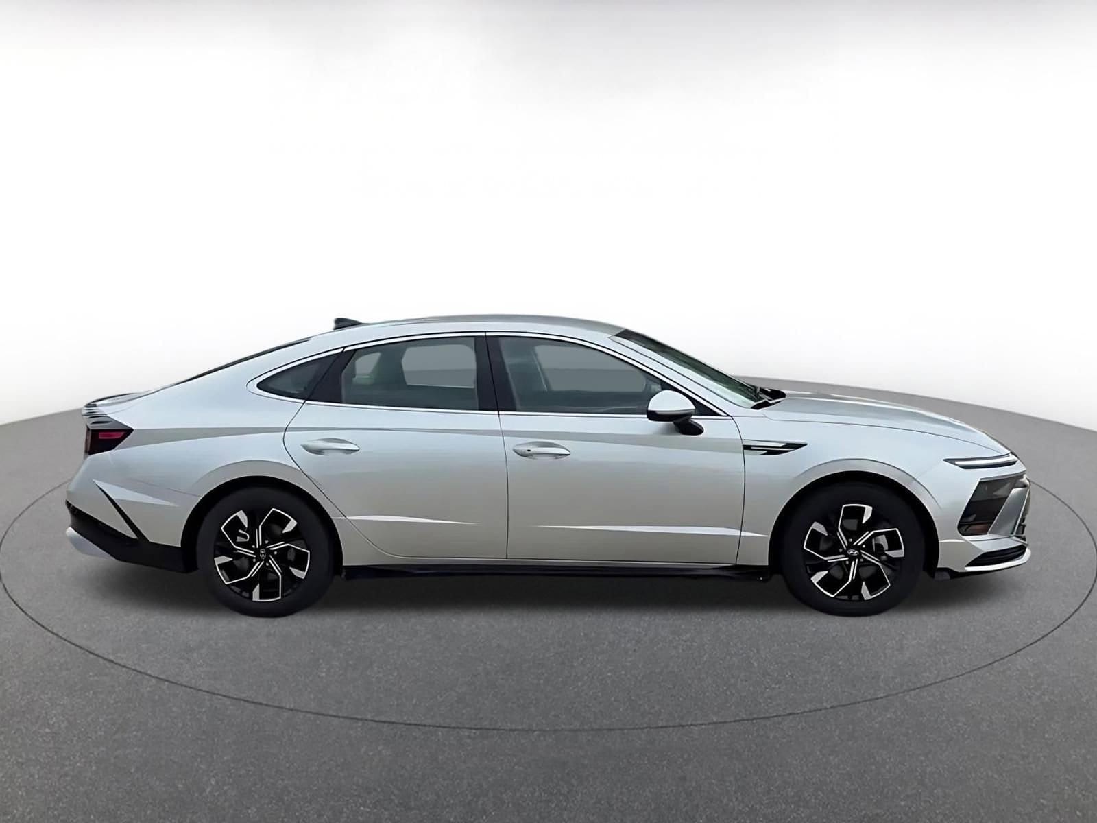 Thumbnail: 2025 Hyundai Sonata - 16