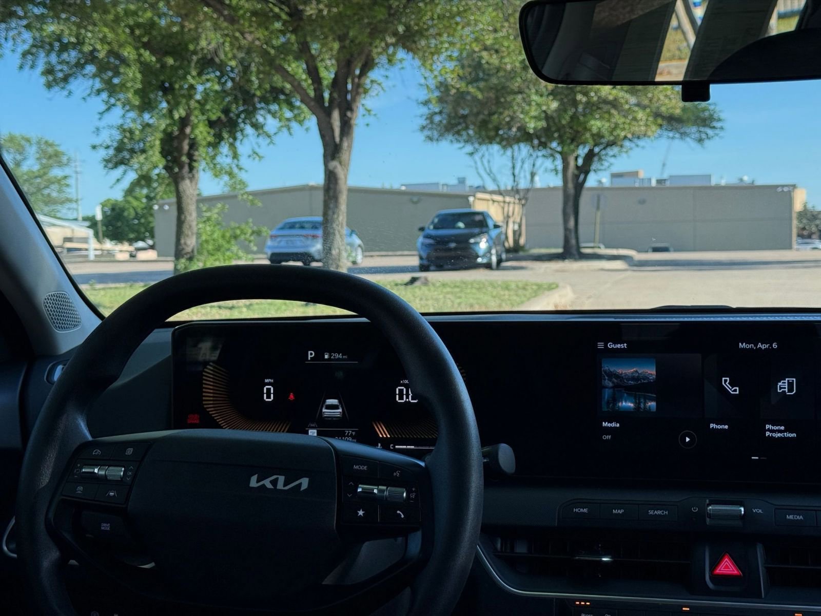 2025 Kia K4 LXS - Photo 36