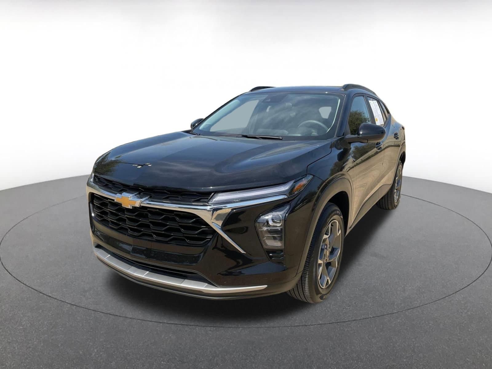 Thumbnail: 2025 Chevrolet Trax - 4